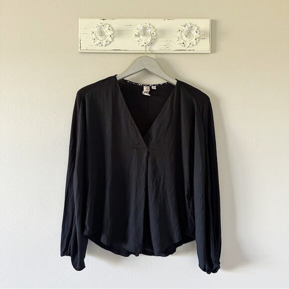 dolan Tops - Dolan Black V Neck Long Sleeve Blouse